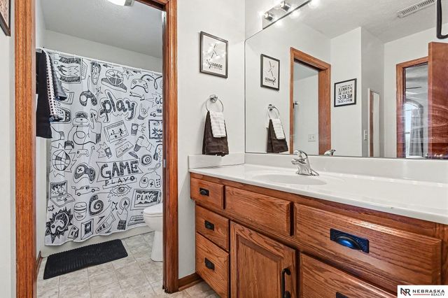 36807 Oakmont Drive, Louisville, NE 68037