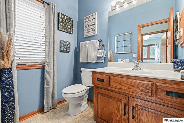 36807 Oakmont Drive, Louisville, NE 68037