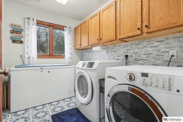 36807 Oakmont Drive, Louisville, NE 68037