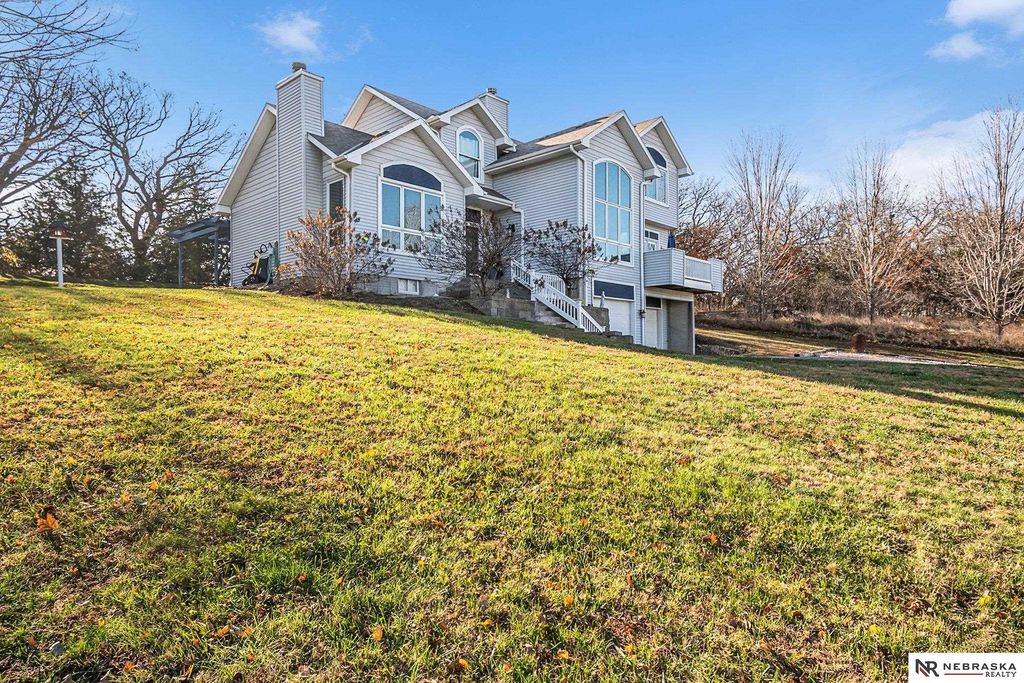 36807 Oakmont Drive, Louisville, NE 68037