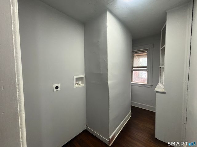 231 Goddard Avenue 2nd Floor, Bridgeport, CT 06610