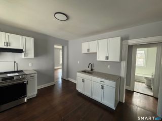 231 Goddard Avenue 2nd Floor, Bridgeport, CT 06610