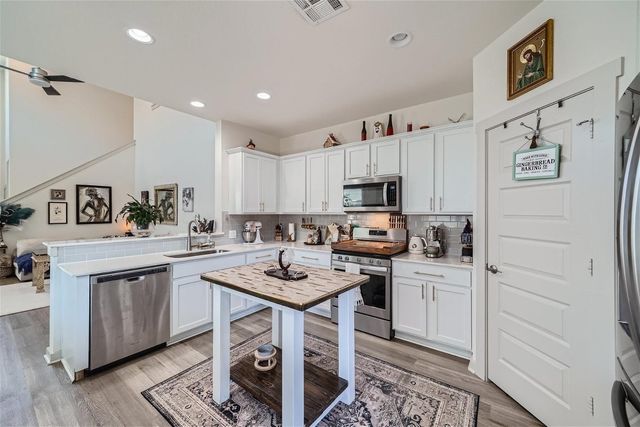 8005 Linnie LN, Austin, TX 78724