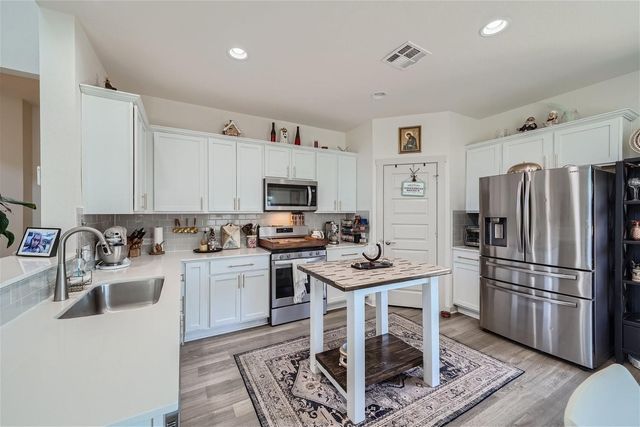 8005 Linnie LN, Austin, TX 78724