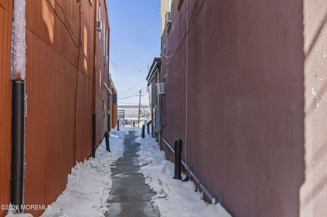 11 W Front Street, Keyport, NJ 07735