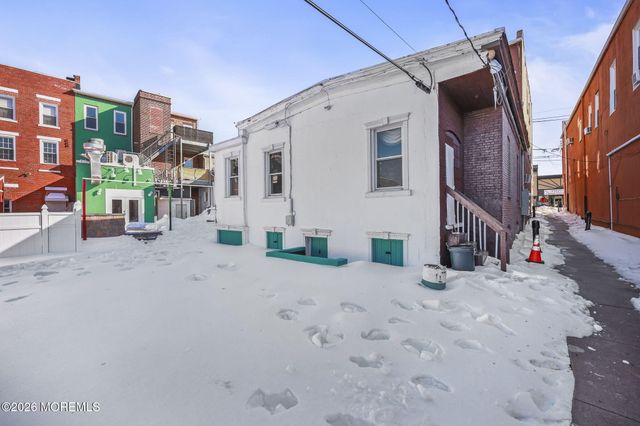 11 W Front Street, Keyport, NJ 07735