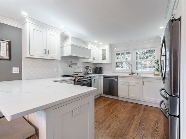 87 Bridle Path Rd, Springfield, MA 01118