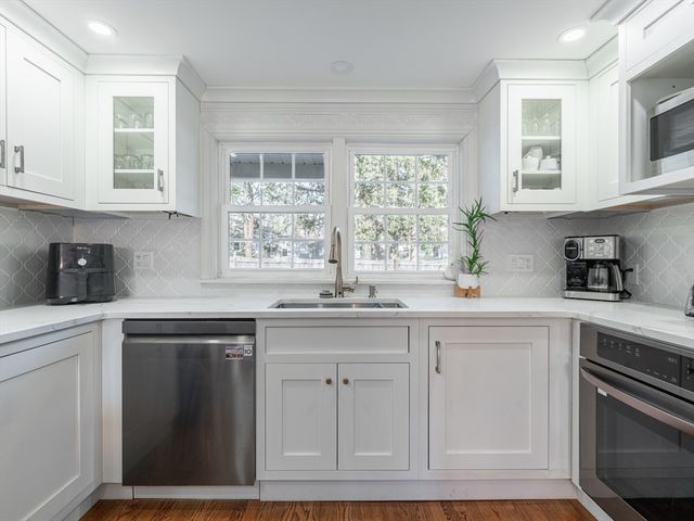 87 Bridle Path Rd, Springfield, MA 01118