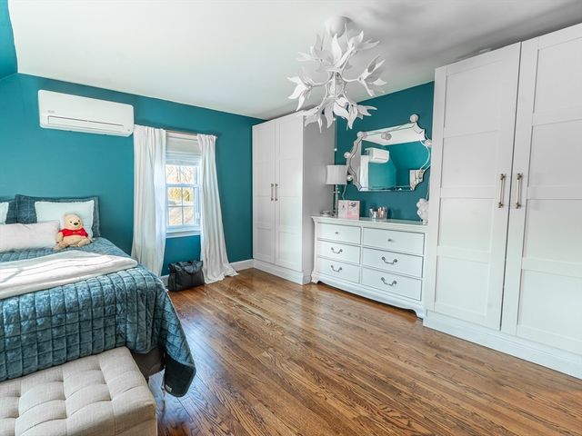 87 Bridle Path Rd, Springfield, MA 01118