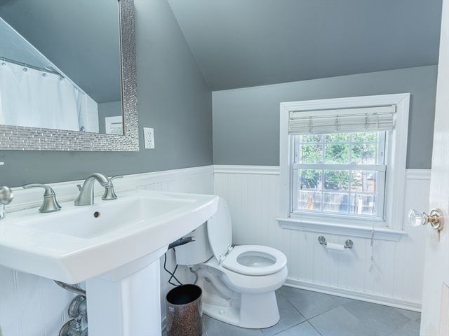 87 Bridle Path Rd, Springfield, MA 01118