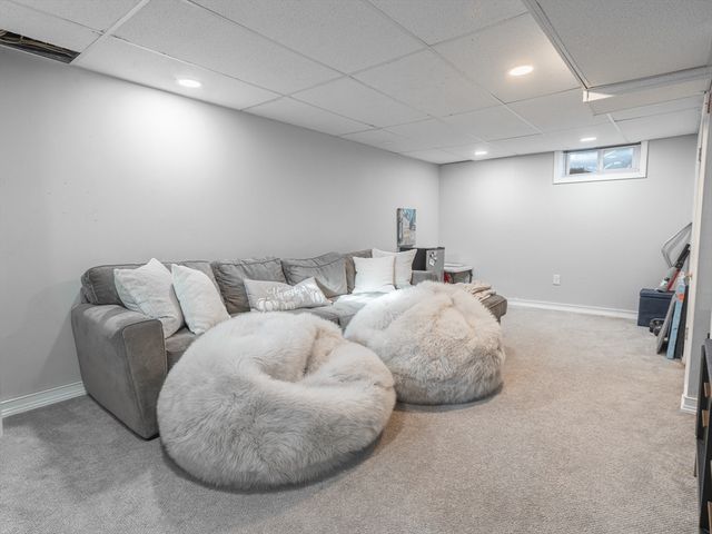 87 Bridle Path Rd, Springfield, MA 01118