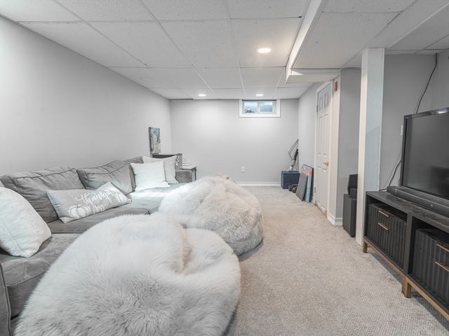 87 Bridle Path Rd, Springfield, MA 01118