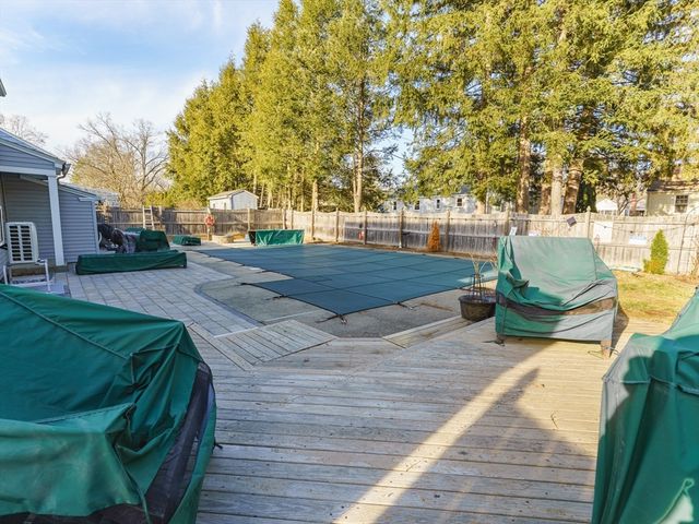87 Bridle Path Rd, Springfield, MA 01118