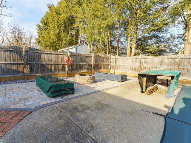 87 Bridle Path Rd, Springfield, MA 01118
