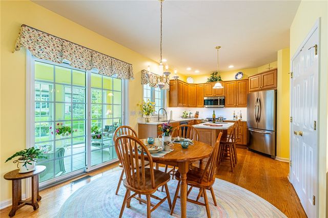 31 Brantley Way, Perinton, NY 14526