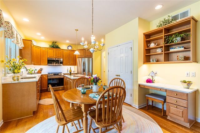 31 Brantley Way, Perinton, NY 14526