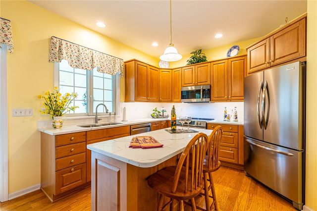31 Brantley Way, Perinton, NY 14526