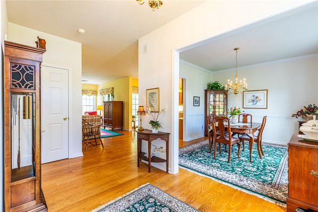 31 Brantley Way, Perinton, NY 14526