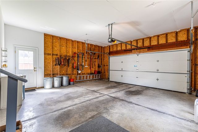 31 Brantley Way, Perinton, NY 14526