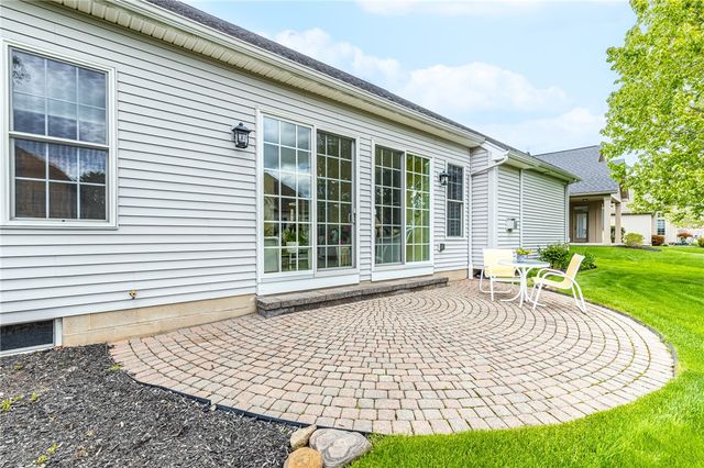 31 Brantley Way, Perinton, NY 14526