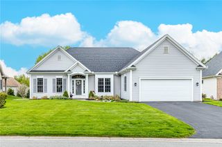 31 Brantley Way, Perinton, NY 14526
