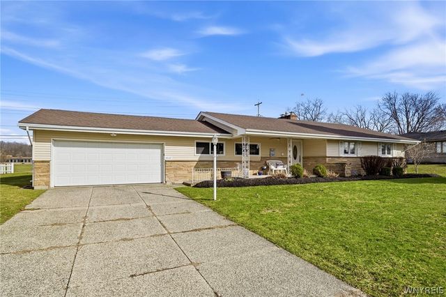 4227 Susan Drive, Clarence, NY 14221