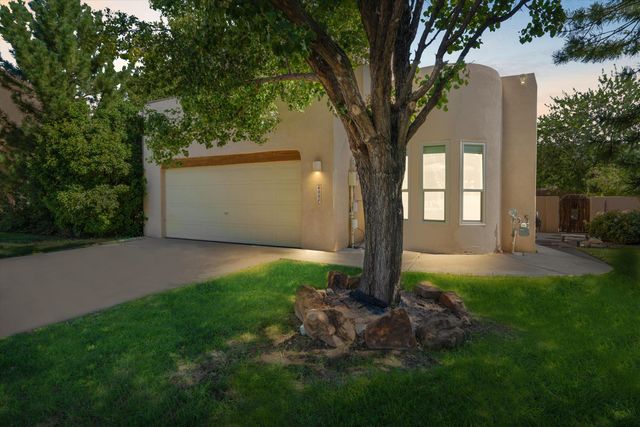600 Flint Ridge Trail SE, Albuquerque, NM 87123