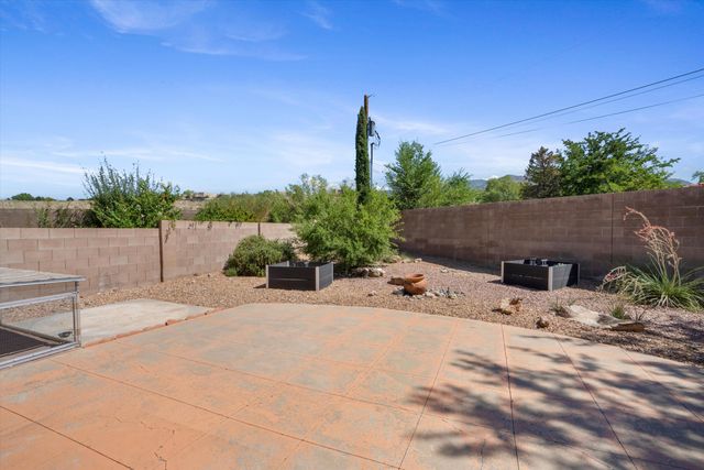 600 Flint Ridge Trail SE, Albuquerque, NM 87123