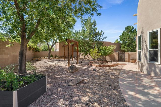 600 Flint Ridge Trail SE, Albuquerque, NM 87123