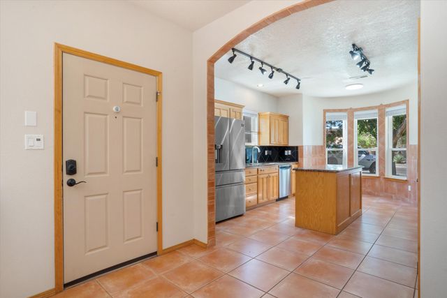 600 Flint Ridge Trail SE, Albuquerque, NM 87123