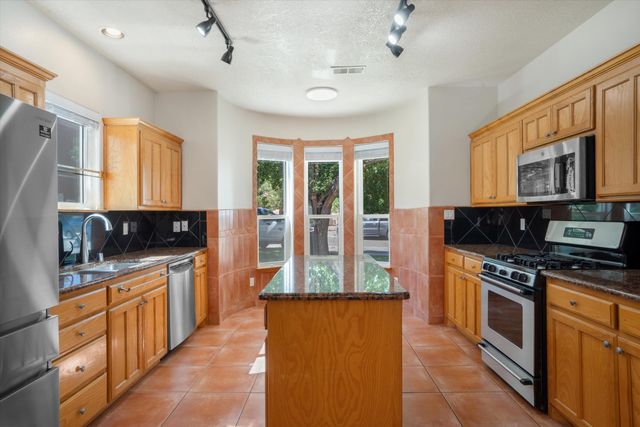 600 Flint Ridge Trail SE, Albuquerque, NM 87123