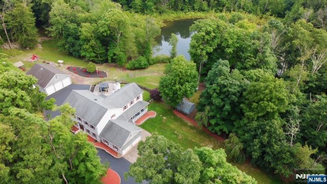 200 Longhouse Drive, West Milford, NJ 07421