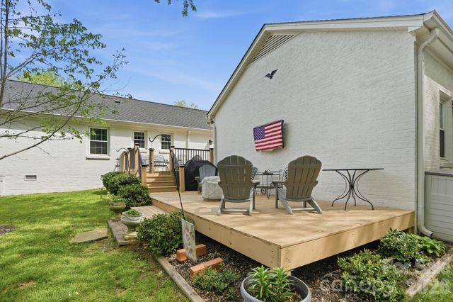 7245 Hopeton Road, Charlotte, NC 28210