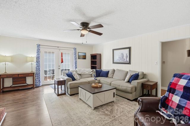 7245 Hopeton Road, Charlotte, NC 28210