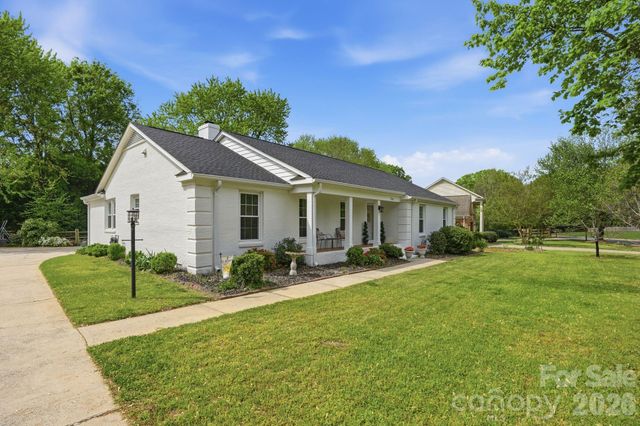 7245 Hopeton Road, Charlotte, NC 28210