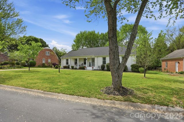 7245 Hopeton Road, Charlotte, NC 28210