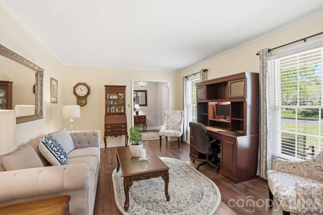 7245 Hopeton Road, Charlotte, NC 28210