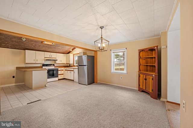 138 BISHOP RD, Mullica Hill, NJ 08062