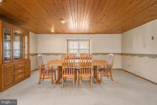 138 BISHOP RD, Mullica Hill, NJ 08062