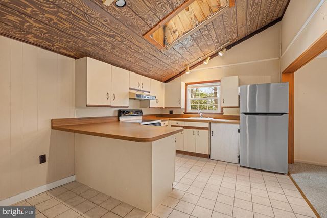 138 BISHOP RD, Mullica Hill, NJ 08062