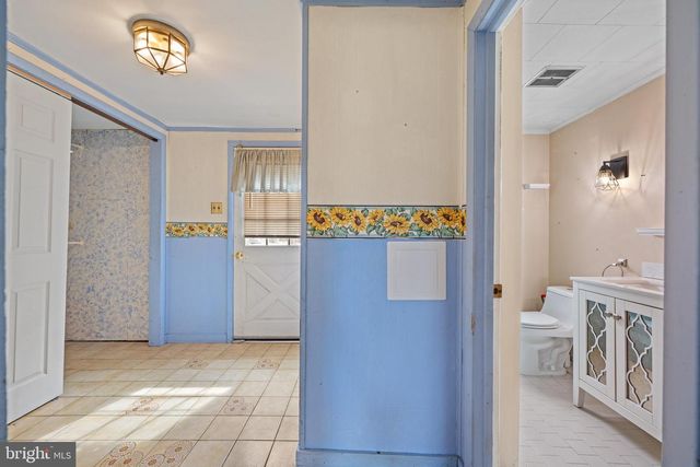 138 BISHOP RD, Mullica Hill, NJ 08062