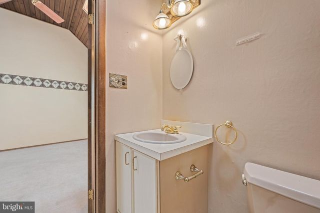 138 BISHOP RD, Mullica Hill, NJ 08062