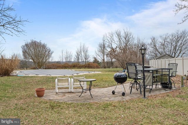 138 BISHOP RD, Mullica Hill, NJ 08062