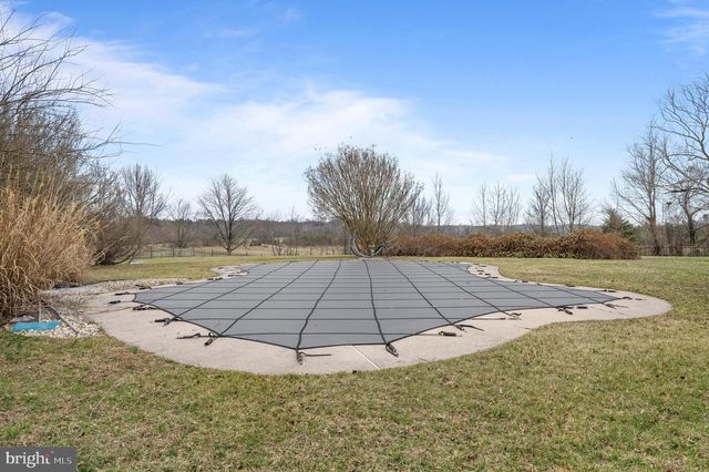 138 BISHOP RD, Mullica Hill, NJ 08062