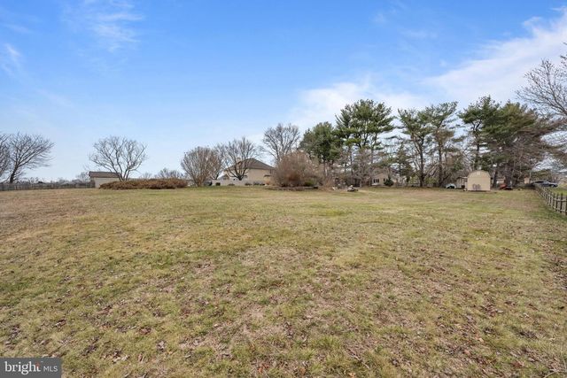 138 BISHOP RD, Mullica Hill, NJ 08062