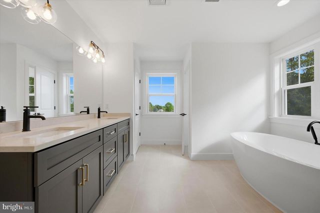 30 E CHURCH RD, Plymouth Meeting, PA 19462