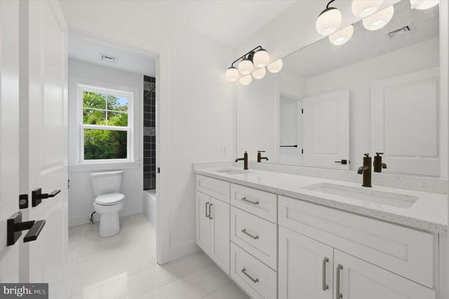 30 E CHURCH RD, Plymouth Meeting, PA 19462