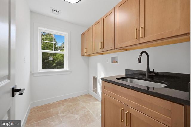 30 E CHURCH RD, Plymouth Meeting, PA 19462