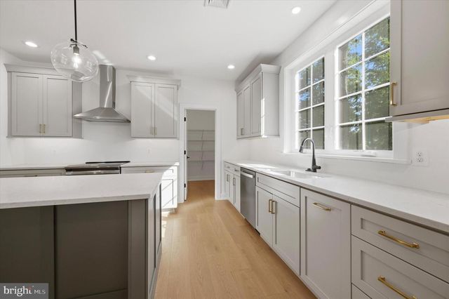 30 E CHURCH RD, Plymouth Meeting, PA 19462