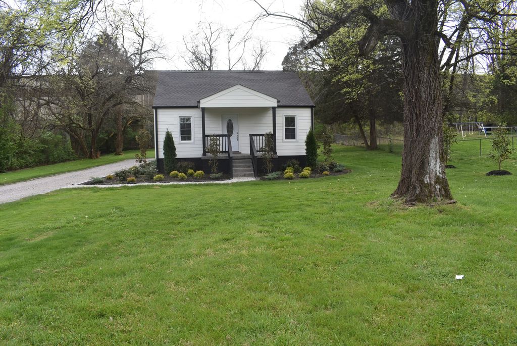 623 Belfast St, Lewisburg, TN 37091